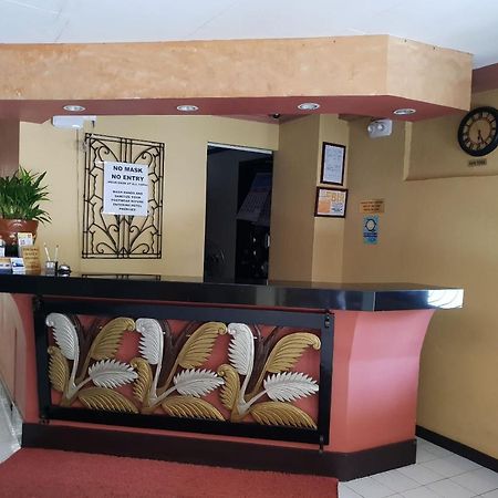 Saltimboca Tourist In Otel Bacolod Dış mekan fotoğraf
