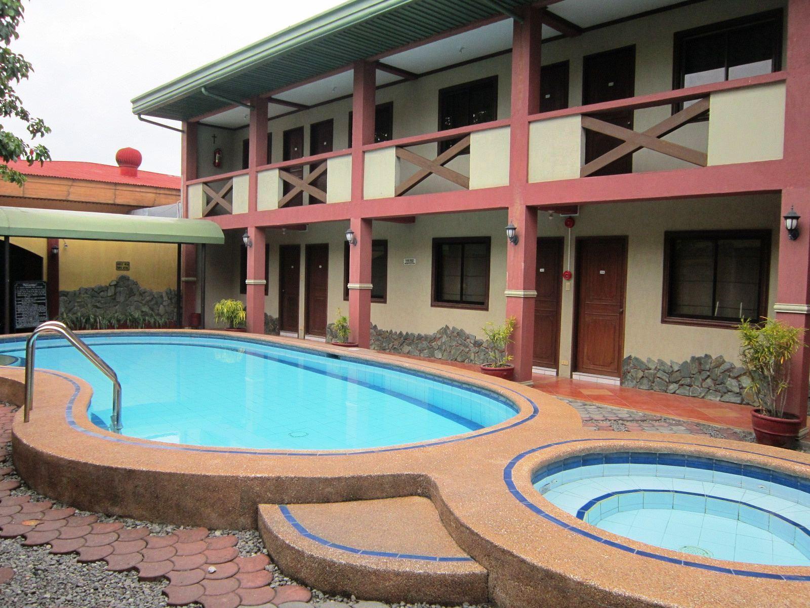 Saltimboca Tourist In Otel Bacolod Dış mekan fotoğraf