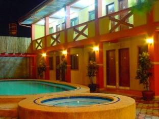 Saltimboca Tourist In Otel Bacolod Dış mekan fotoğraf